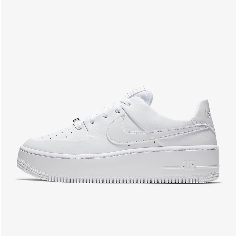 White NIKE Air Force 1 SAGE LOW